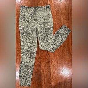 Lululemon Align High-Rise Pant 28” Oil Slick Camo Deep Coal Multi - Size 8